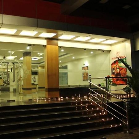 Hotel Peninsula Thrissur Dış mekan fotoğraf
