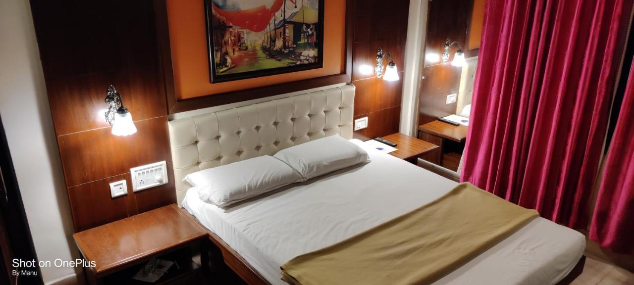 Hotel Peninsula Thrissur Dış mekan fotoğraf