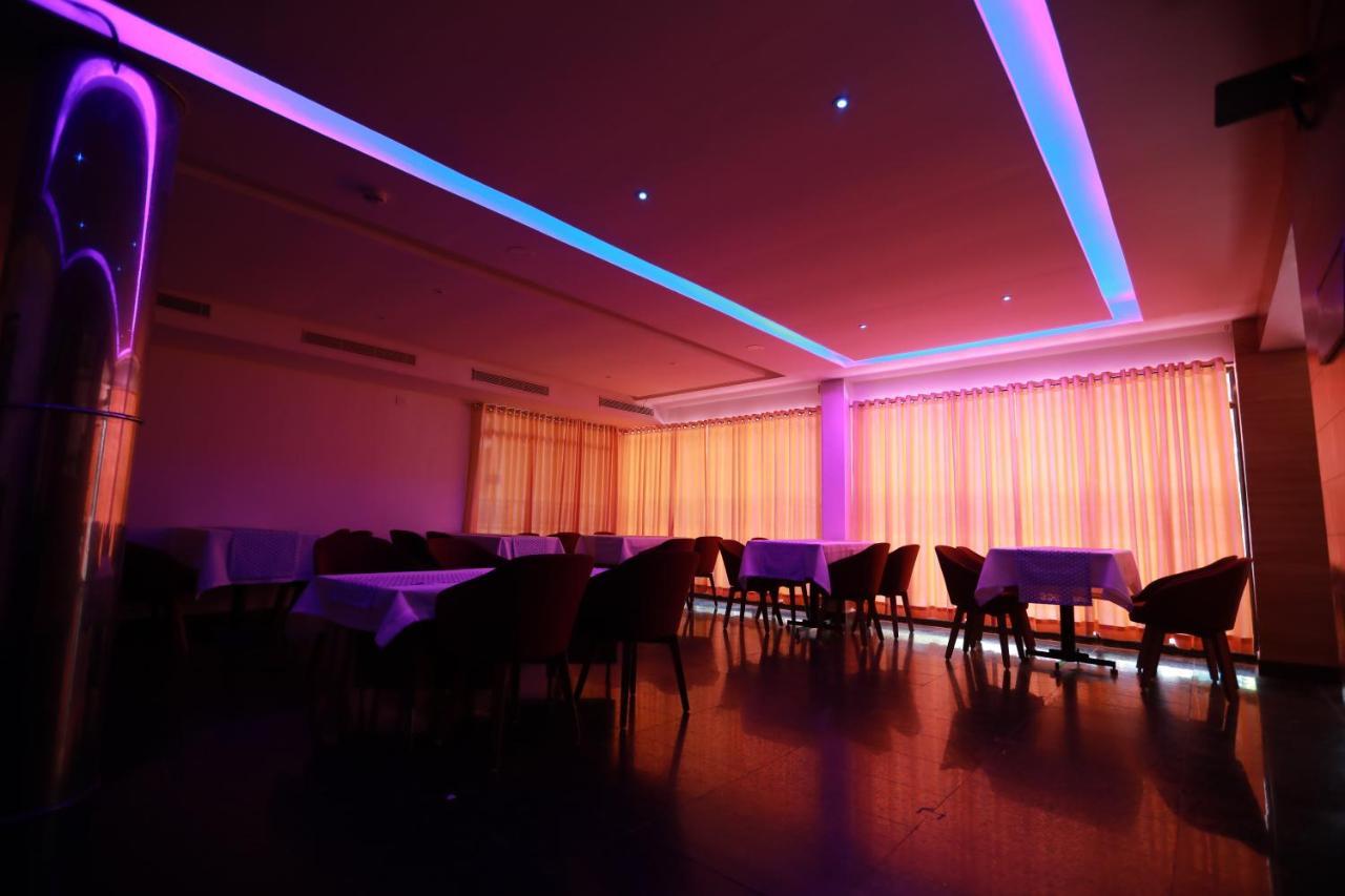 Hotel Peninsula Thrissur Dış mekan fotoğraf