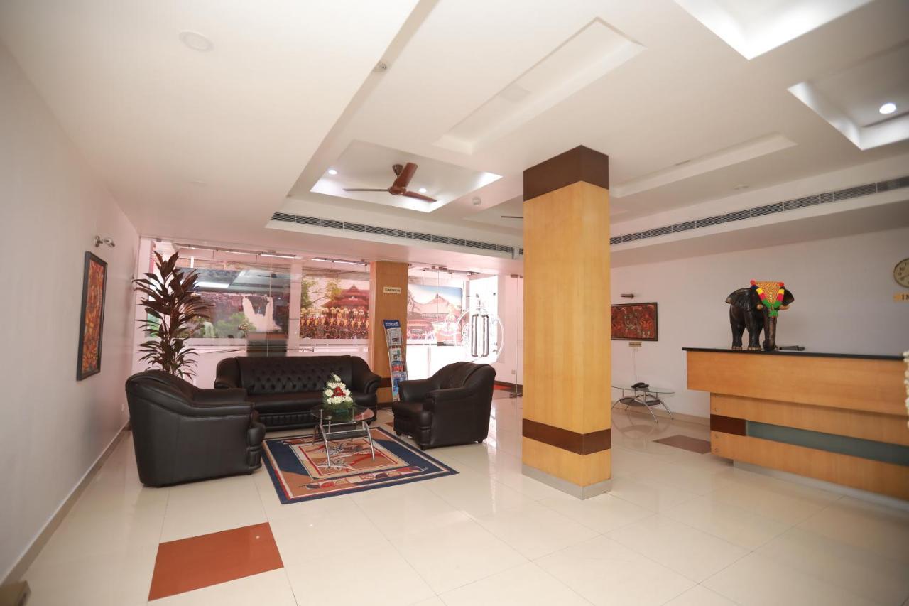 Hotel Peninsula Thrissur Dış mekan fotoğraf